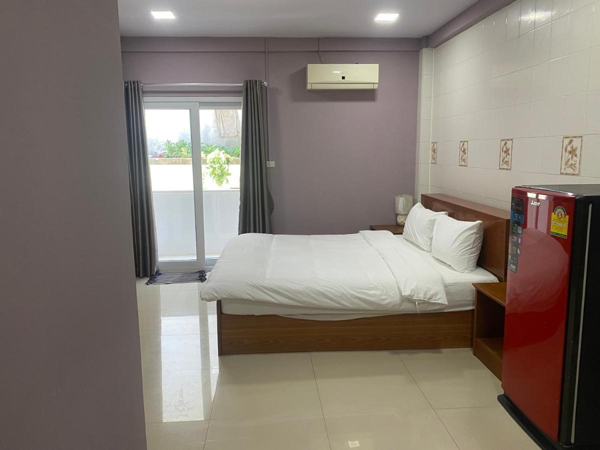 Hug Me Guesthouse Паттайя Экстерьер фото